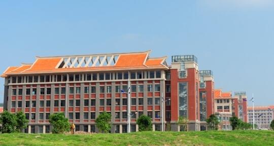 北部灣大學(xué)在哪里？北部灣大學(xué)濱海校區(qū)地址是多少？郵編是多少？